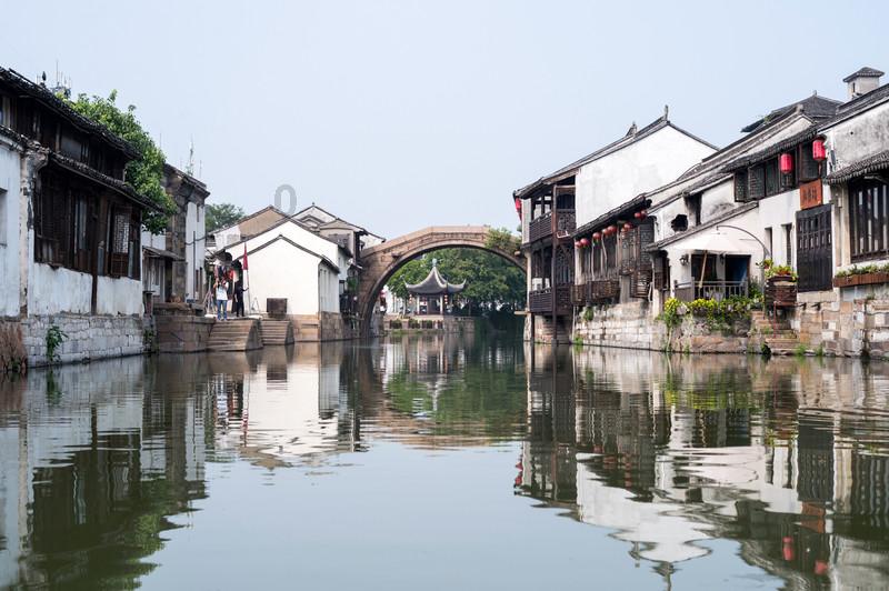 寻找游泳套件